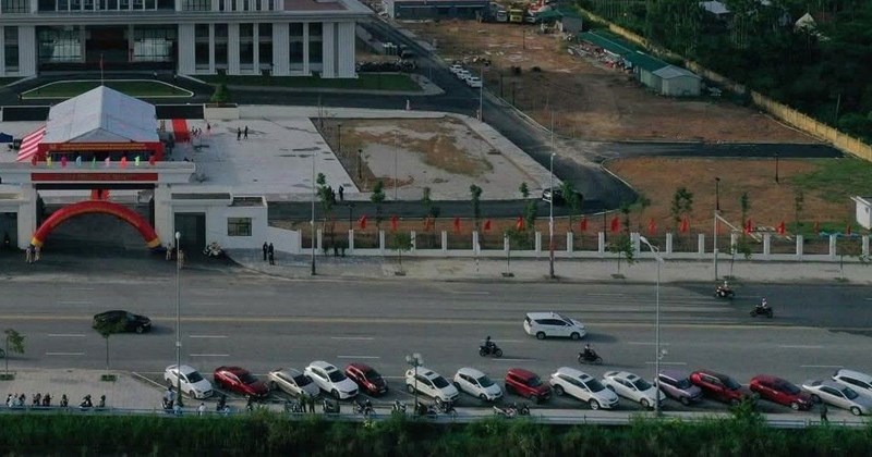 Quảng Ngãi cho phép sử dụng tạm thời vỉa hè, lòng đường và thu phí