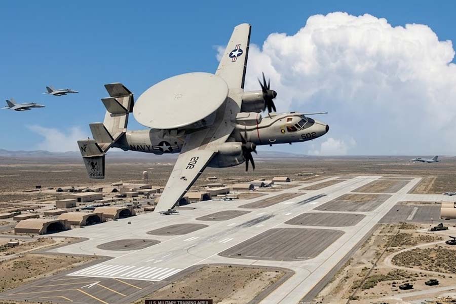 US brings AI and virtual reality into E-2D Hawkeye aircraft maintenance. Graphics: Cat Tien