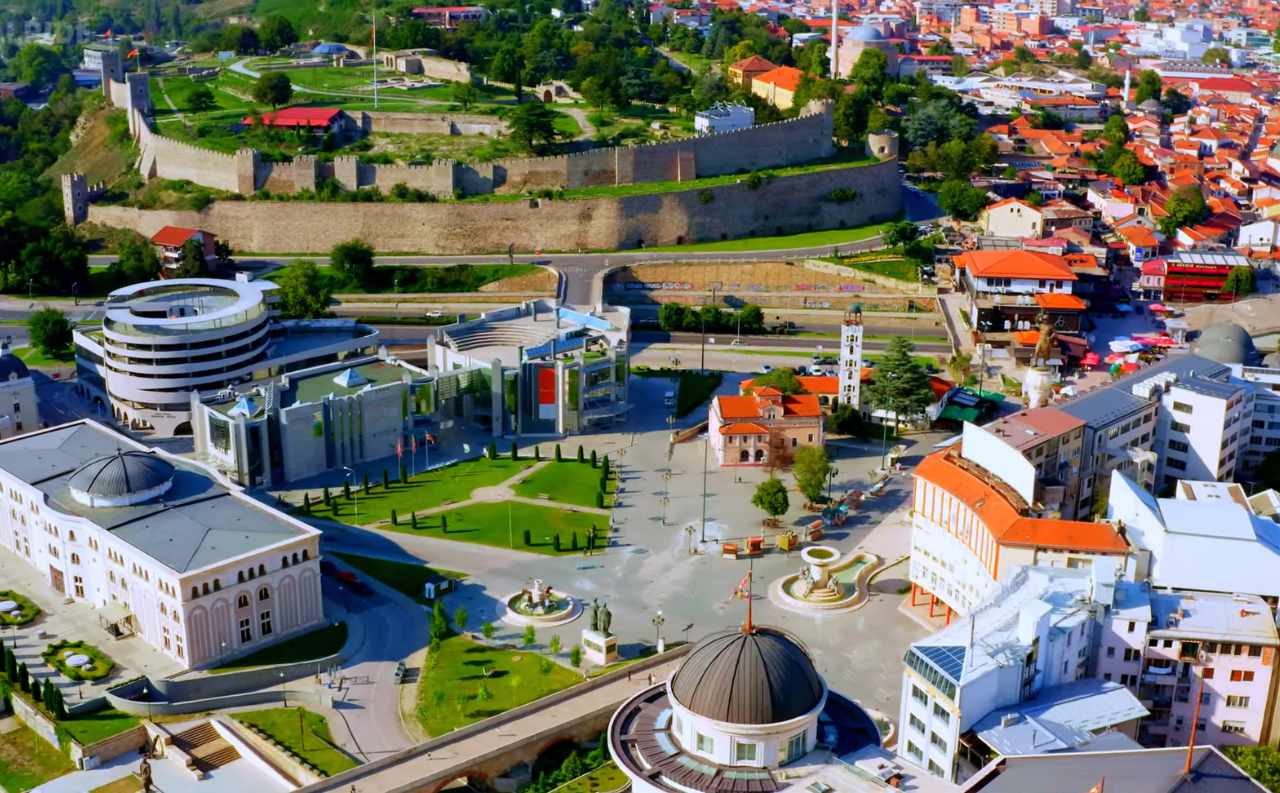 Chi phí du lịch tại Bắc Macedonia không quá đắt đỏ. Ảnh: Cắt từ video