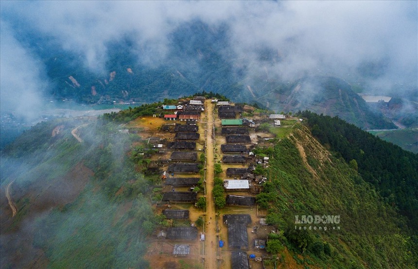 Weather forecast for the Northwest region today helps tourists refer to information before exploring and experiencing outdoor activities. Photo: Tuan Vu