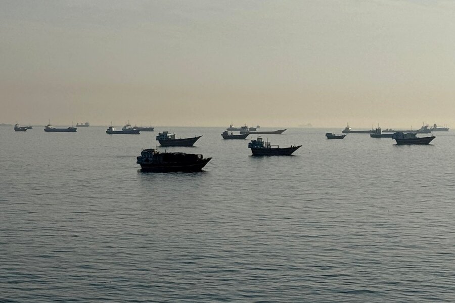 Barco anclado en el Estrecho de Ormuz en mayo de 2025 en el contexto del conflicto entre Estados Unidos e Irán. Foto: AFP