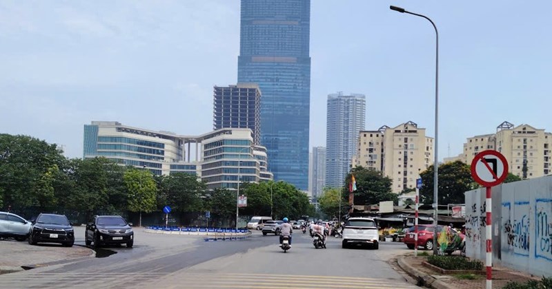 Gặp biển cấm rẽ trái, quay đầu xe có được không?
