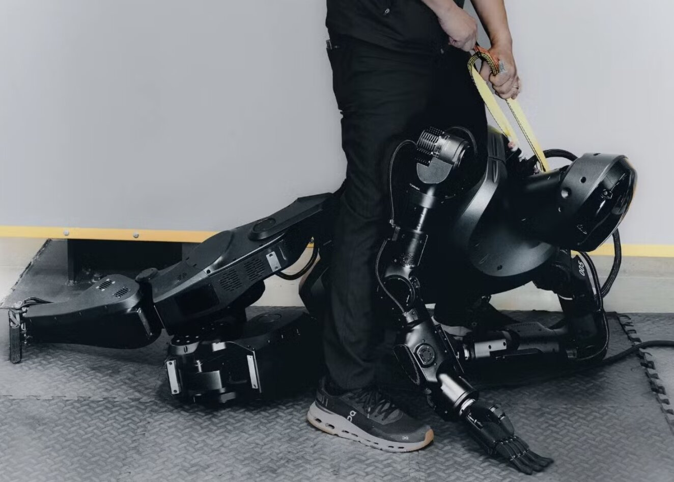 Thử nghiệm robot Phantom MK-1 chịu lực. Nguồn: Foundation