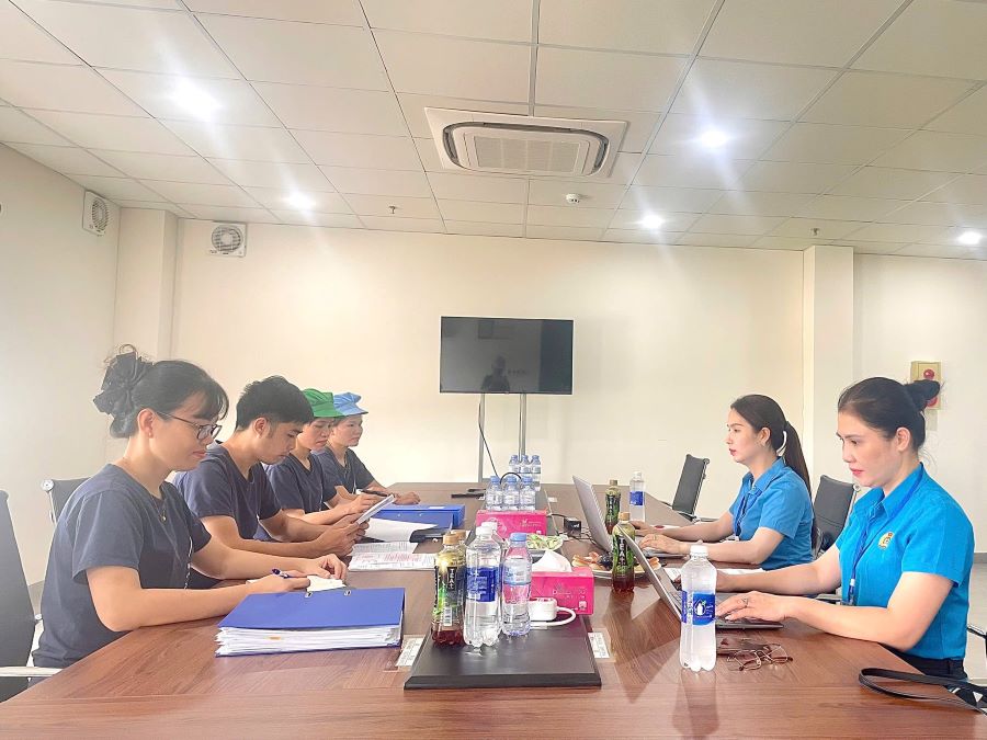 The Provincial Labor Federation inspects the implementation of the Trade Union Charter and trade union financial management at Nakano Vietnam Co., Ltd. Photo: Nghe An Trade Union