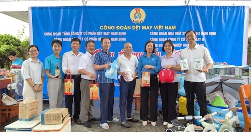 Công nhân được mua hàng giá ưu đãi 13-70% trong Tháng Công nhân
