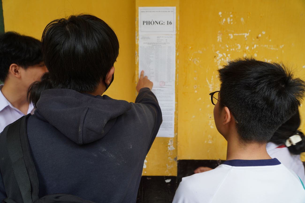 Candidates taking the 10th grade entrance exam for the 2026-2027 school year in Ho Chi Minh City. Photo: Chan Phuc