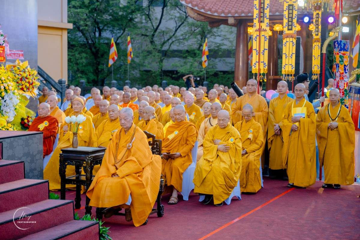 Quang lâm chứng minh Đại lễ có Đại lão Hòa thượng Thích Trí Quảng, Pháp chủ Giáo hội Phật giáo Việt Nam. Ảnh: Đăng Huy