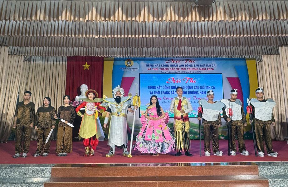 Tiết mục trình diễn của Công đoàn cơ sở Công ty TNHH YMUV. Ảnh: Thanh Nhàn
