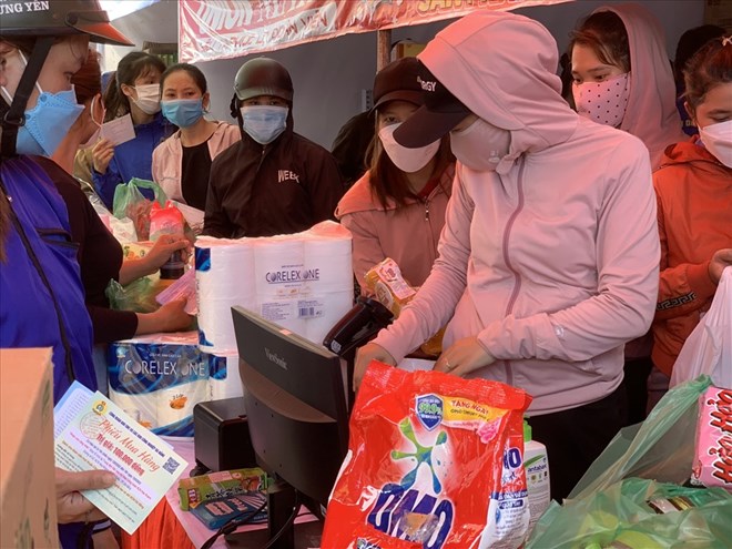 Liên đoàn Lao động thành phố Đà Nẵng tổ chức Phiên chợ công nhân 2026 với khoảng 50 gian hàng. Ảnh: Tường Minh