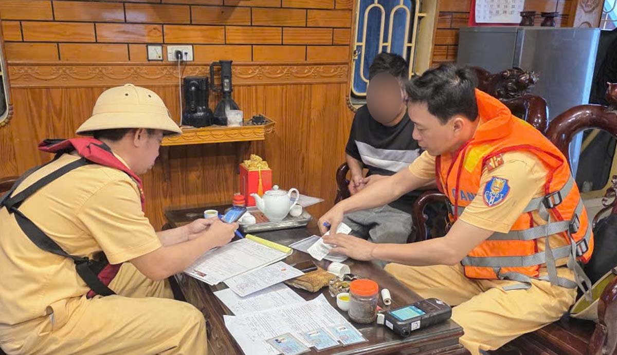 Captain D.V. D violates alcohol concentration. Photo: Ninh Binh Police