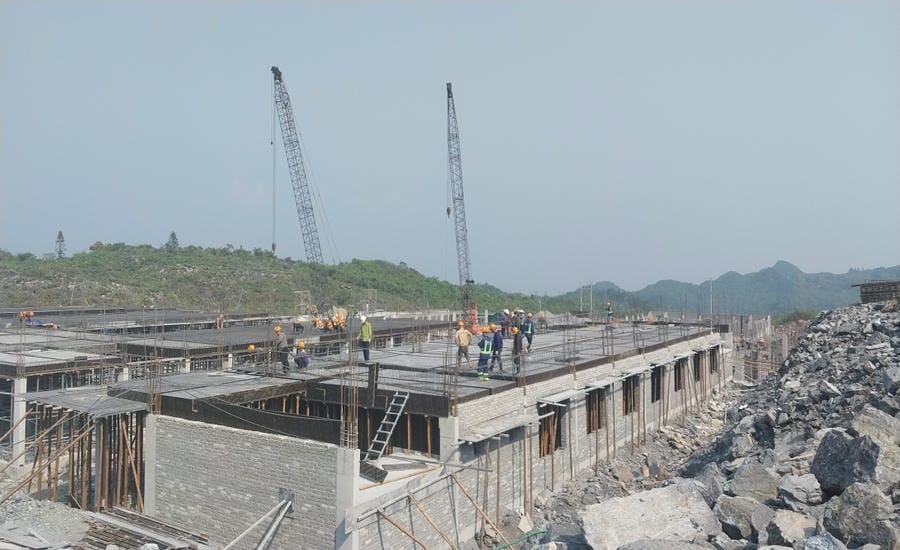 Son Vi Inter-level Boarding Primary & Secondary School (Son Vi commune) is being constructed in difficult conditions and complex geology. Photo: Nguyen Tung