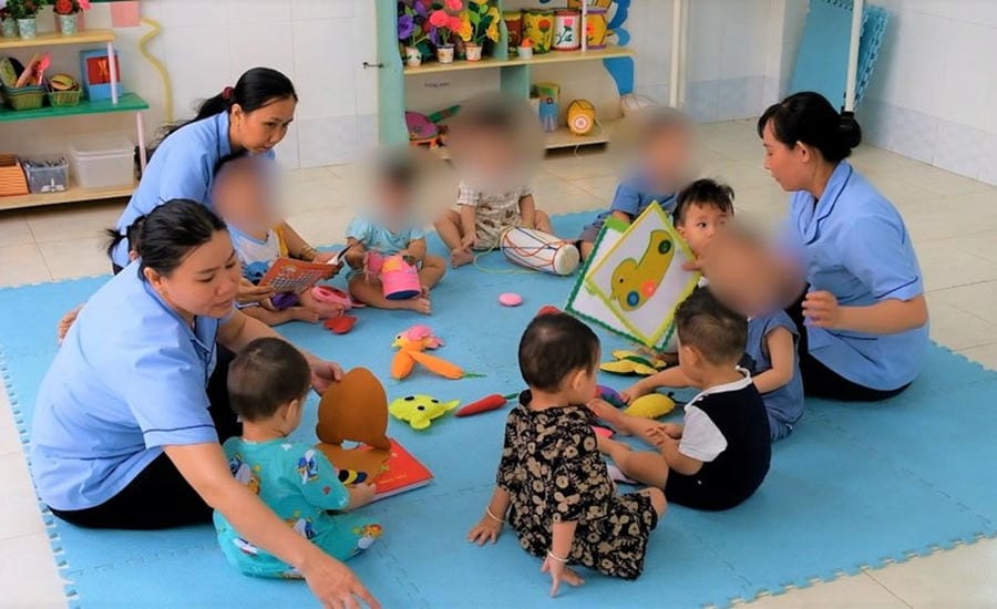 Paying tuition fees, food expenses to preschool care fees is a concern for workers and laborers in industrial parks. Photo: Phong Linh