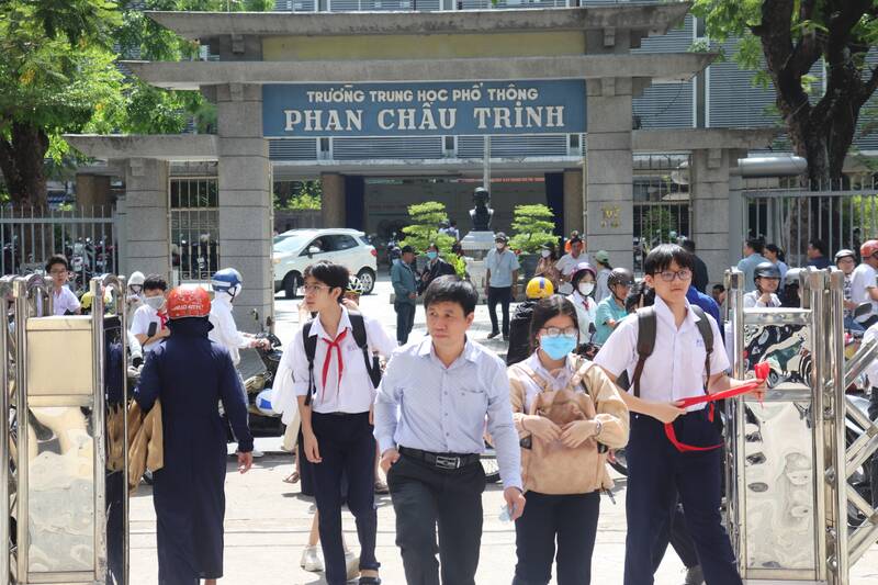 다낭시 교육훈련부는 2026-2027학년도 고등학교 10학년 입학 등록 학생 수 데이터를 발표했습니다. 사진: 응우옌린