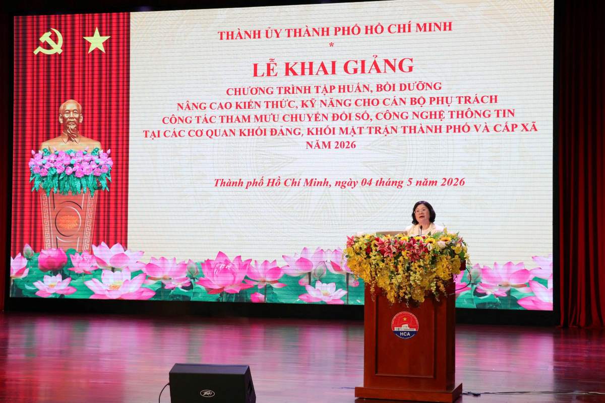 The Ho Chi Minh City Party Committee organizes a training program to standardize the capacity to advise on digital transformation for officials in charge of Party and Fatherland Front agencies of the city and commune levels in 2026. Photo: Ha Luc