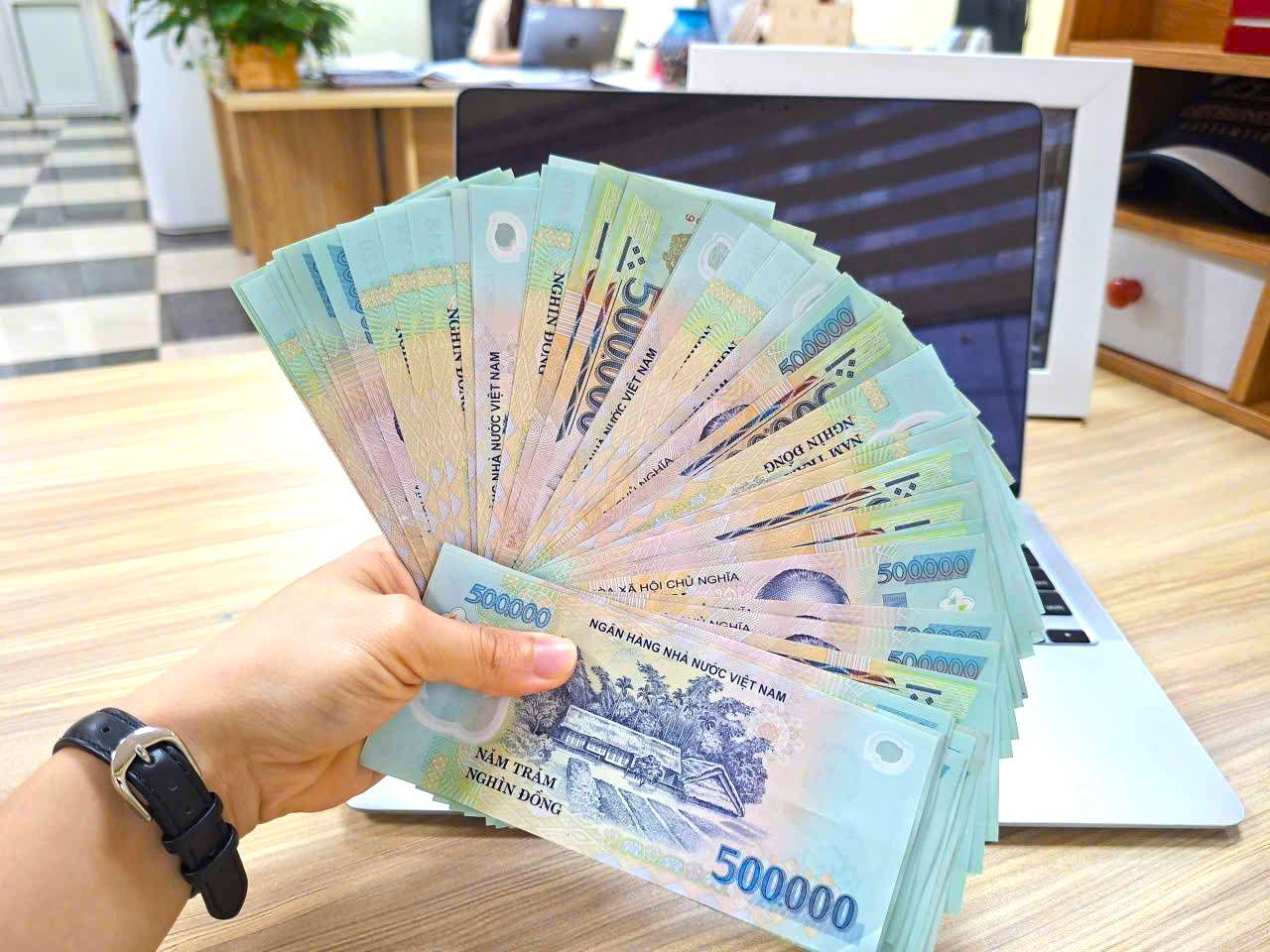 The highest 13-month savings interest rate is 8.9%/year. Photo: Thach Lam