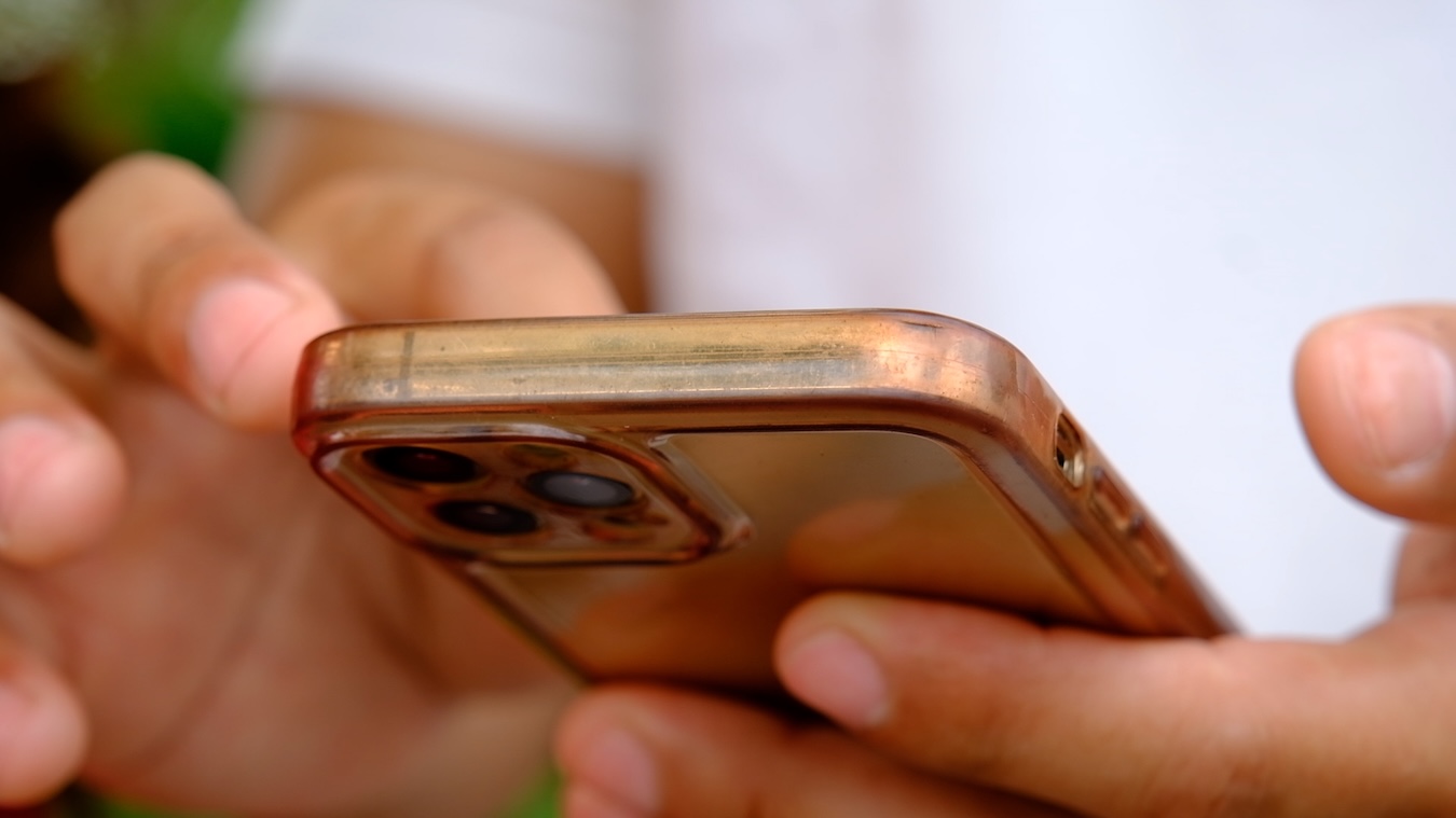 Phones and silent conflicts in family life