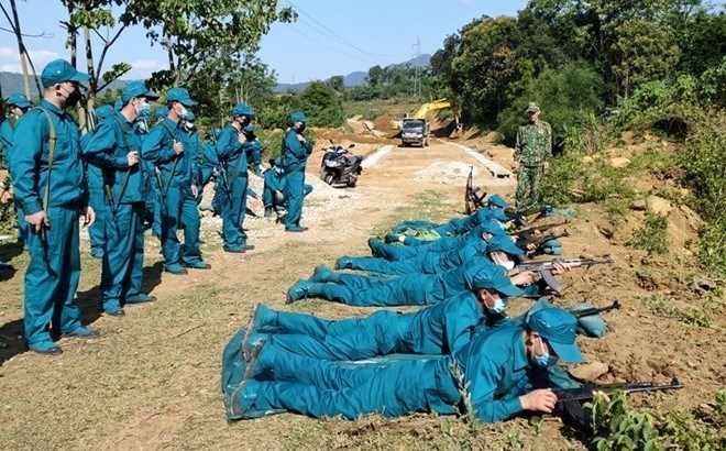 The Ministry of Home Affairs is finalizing the Draft Resolution of the Government on policies and regimes for people working at the Military Command of communes, wards, and special zones who retire. Photo: VGP
