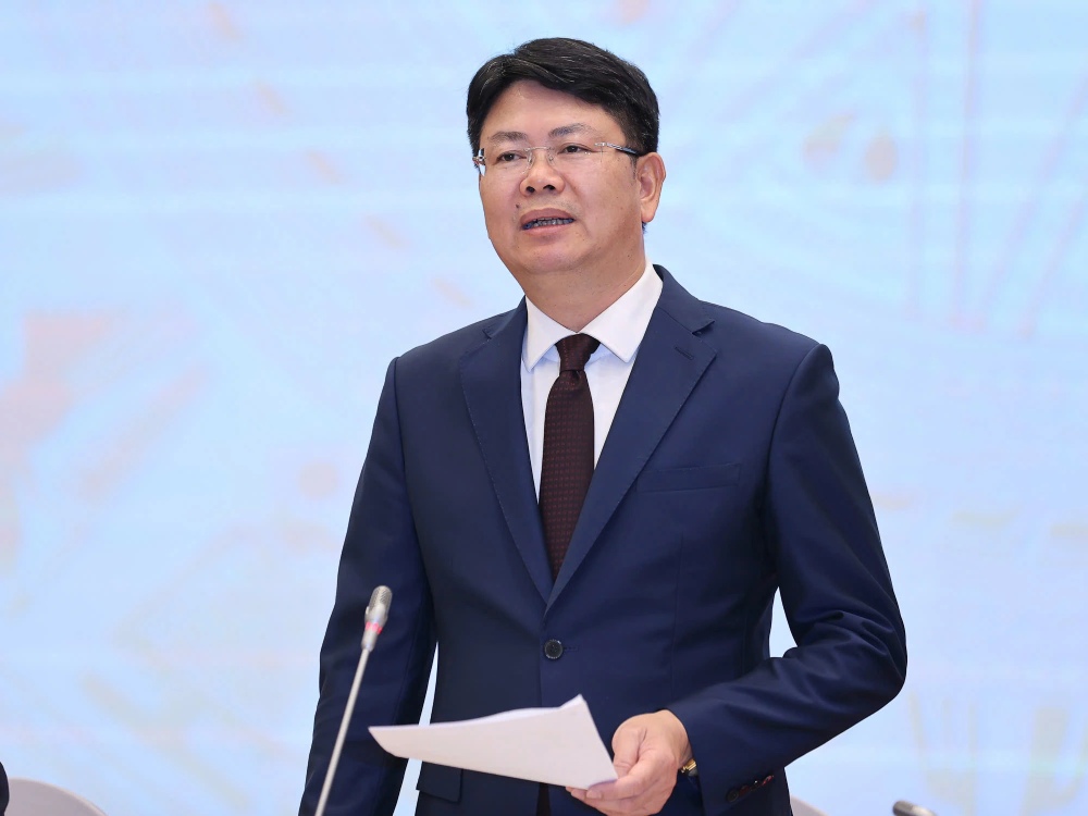 Deputy Minister of Justice Nguyen Thanh Tinh informs about 15 days and nights of rapid administrative procedure reduction. Photo: VGP