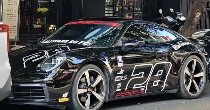 Porsche 911 phong cách cá nhân hóa nổi bật trên đường phố TP.HCM