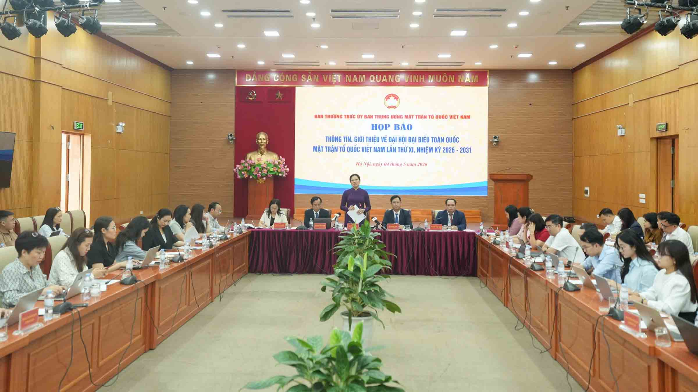 Quang cảnh buổi họp báo. Ảnh: Hữu Chánh