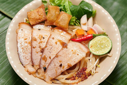 Cao Lau is a famous delicacy in Da Nang. Photo: Pho Hoi high floor