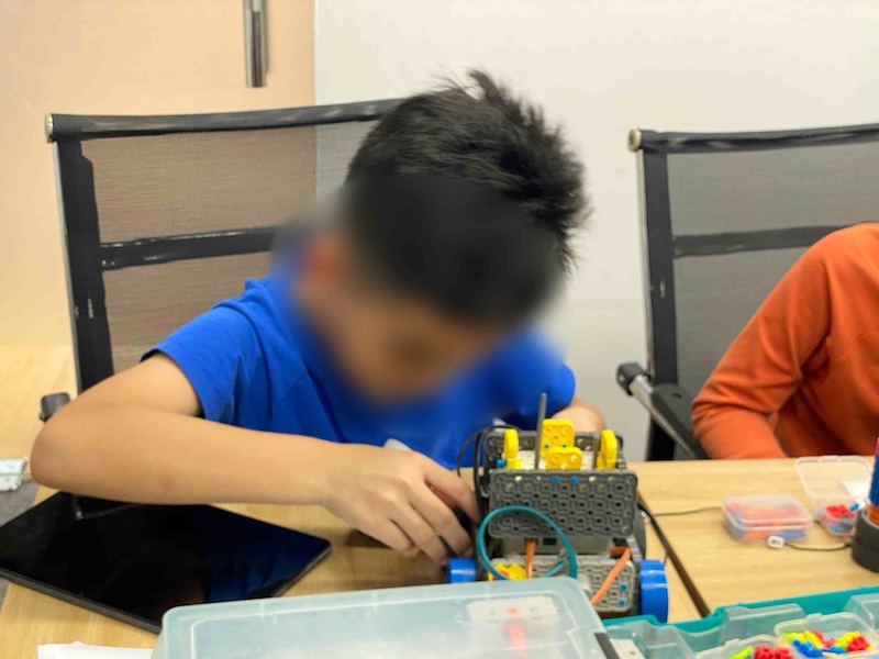 Many familiar signs in young children can hide serious health problems. Photo: Thuy Linh