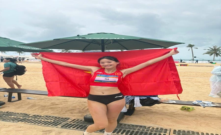 Athlete Thuy Hang wins Gold Medal in women's long jump at the 2026 Asian Beach Games. Photo: Manh Hieu