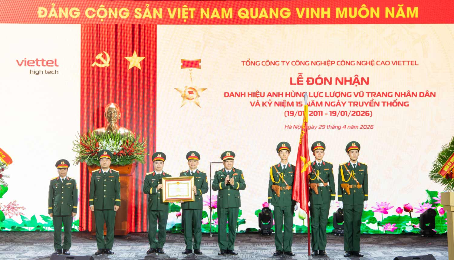 Sau 15 năm phát triển, đơn vị đã xây dựng hệ sinh thái hơn 120 sản phẩm công nghệ, làm chủ trên 300 công nghệ lõi và sở hữu hàng trăm bằng sở hữu trí tuệ. Ảnh: Viettel cung cấp