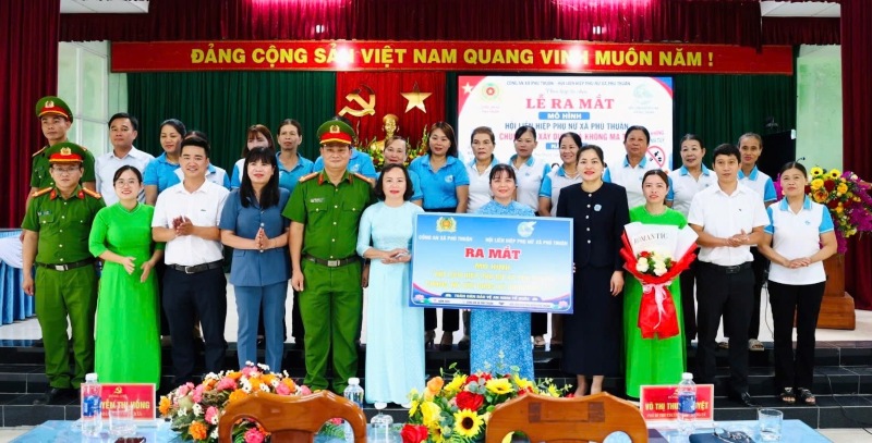 Phụ nữ xã Phú Thuận, Đà Nẵng chung tay xây dựng xã không ma túy. Ảnh: Trường An