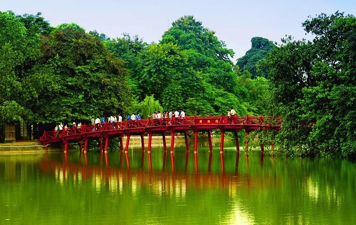 Hanoi achieved revenue of 5,000 billion VND in tourism in the past 2 holidays. Photo: PV