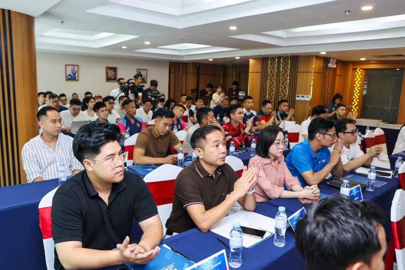 Lễ ra mắt Giải bóng đá 7 người vô địch quốc gia 2026 khởi đầu cho mùa giải mới. Ảnh: Minh Hiếu