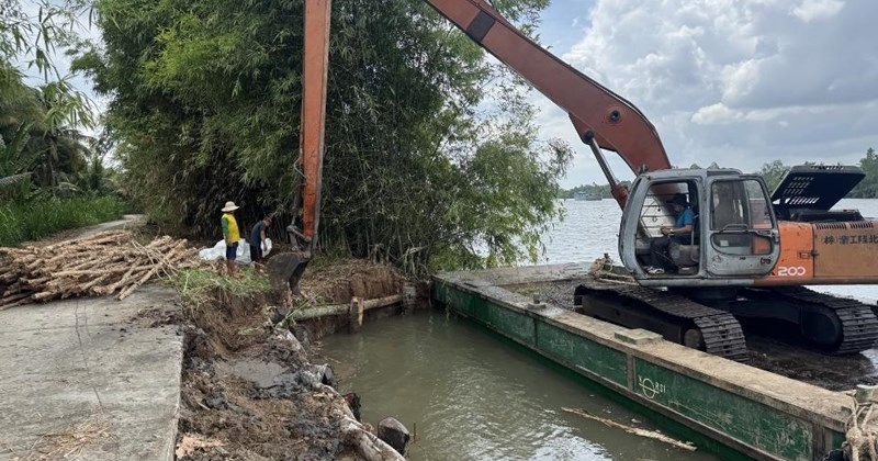 Hà Tĩnh: Khẩn trương khắc phục đoạn đê sông Mang có nguy cơ sạt lở