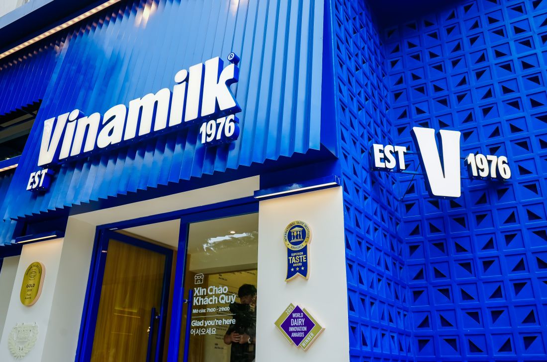 Vinamilk opens stores according to new brand identity nationwide. Photo: Vi Nam