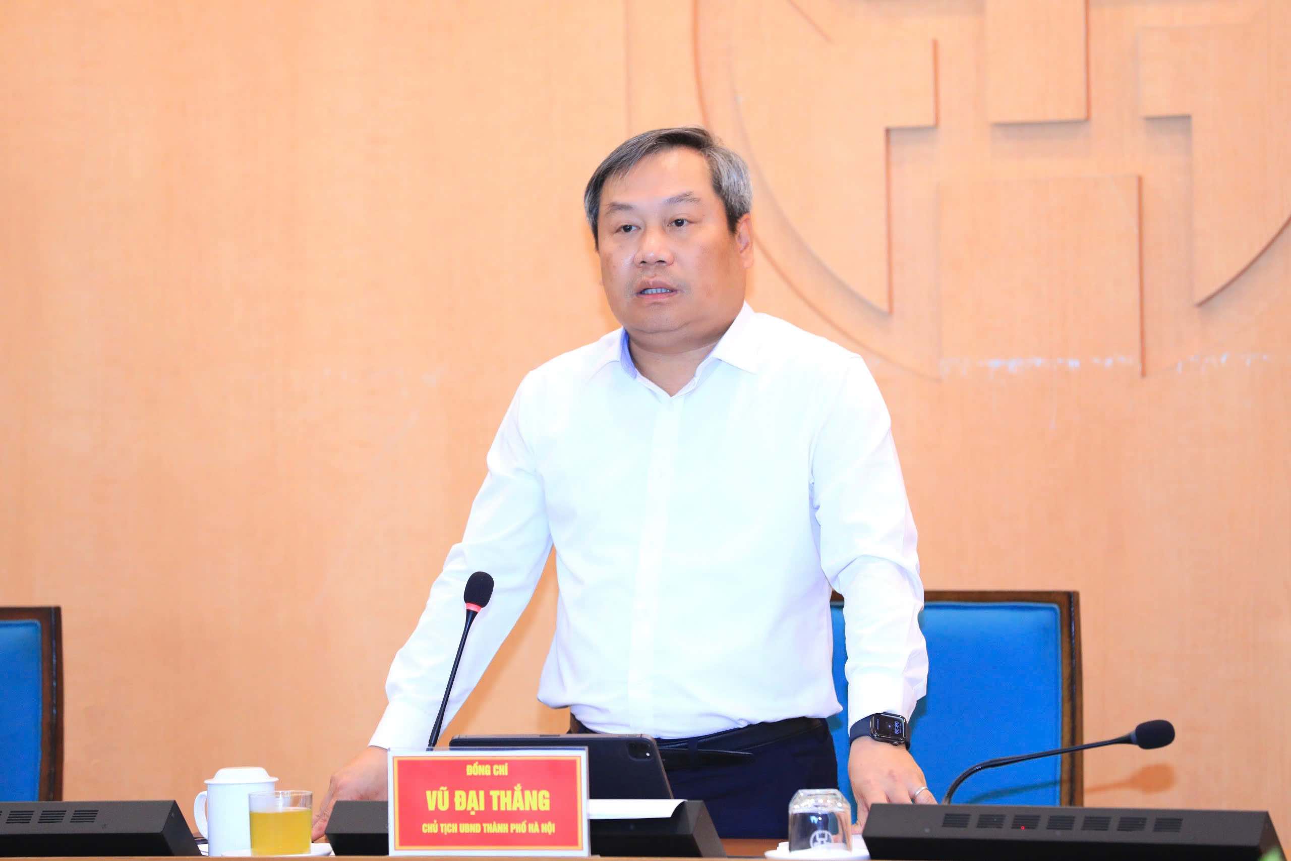 Chairman of Hanoi People's Committee Vu Dai Thang spoke at the meeting. Photo: Pham Linh