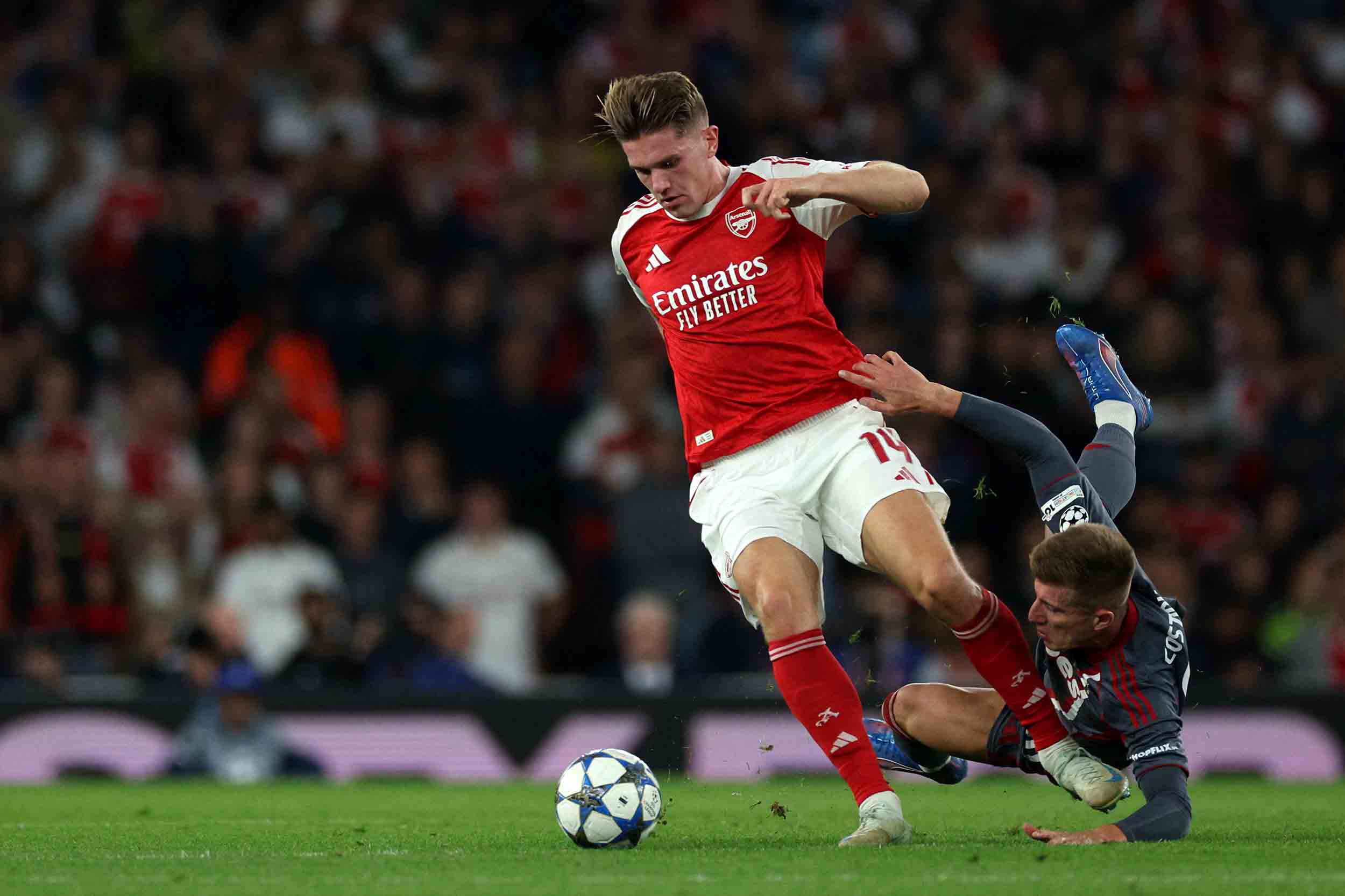 Gyokeres từng được đánh giá là mảnh ghép phù hợp với Arsenal.  Ảnh: AFP