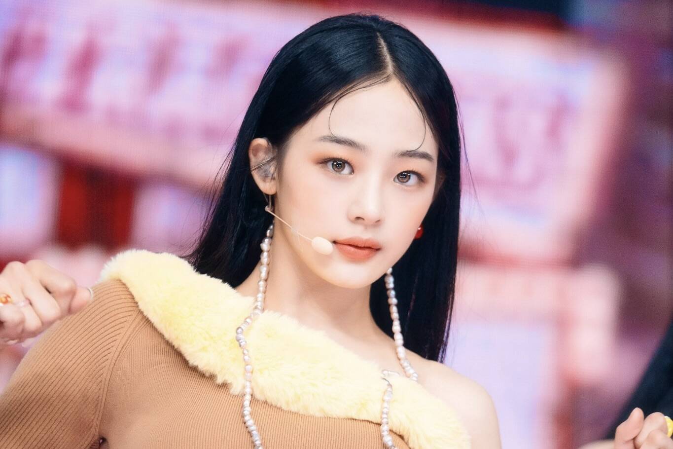 Female singer Minji (NewJeans). Photo: Lotte