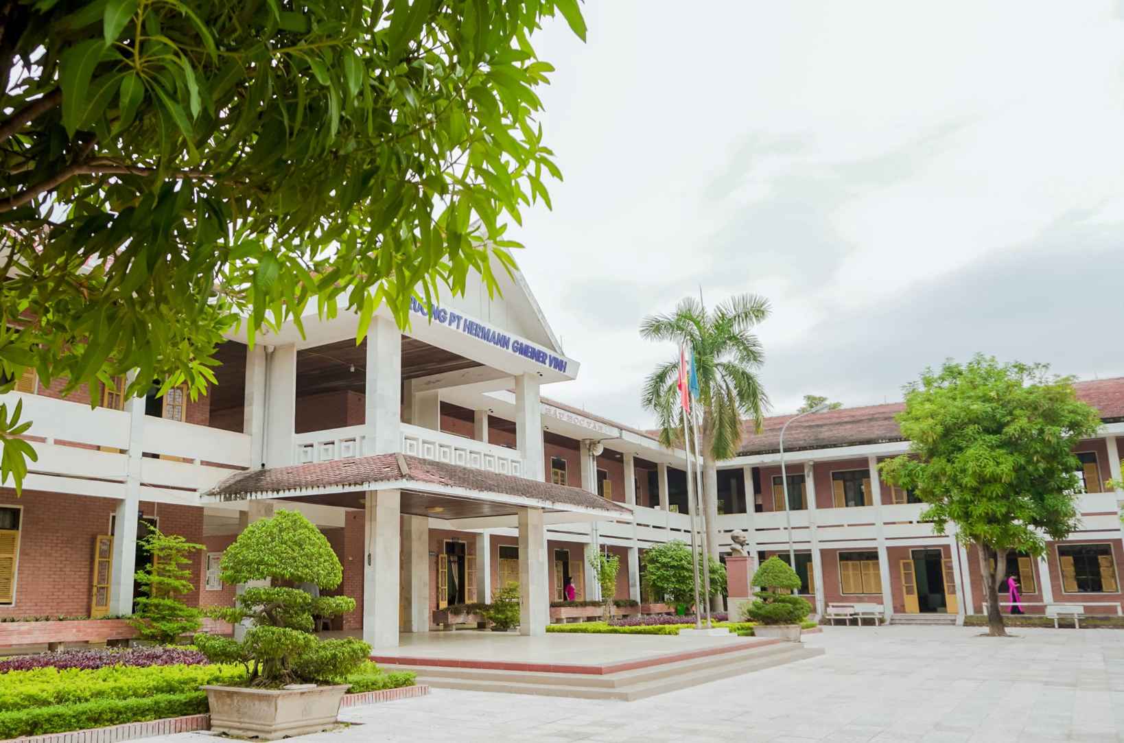 Hermann Vinh High School (Nghe An) will be converted into a public school. Photo: Ngoc Anh