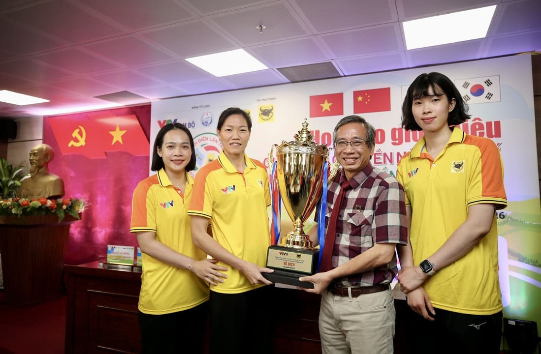 Thanh Thúy cùng các vận động viên đội VTV Bình Điền Long An hướng đến thành tích cao tại giải. Ảnh: Phương Dũng