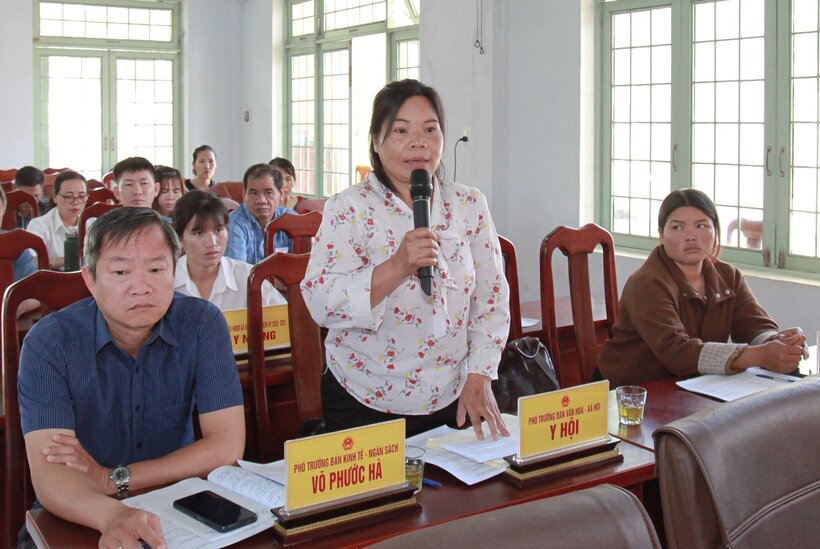 Cử tri xã Đăk Kôi nêu kiến nghị. Ảnh: Hoàng Thanh