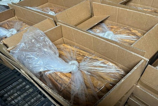 Xử phạt 90 triệu đồng chủ kho chứa gần 3 tấn lòng lợn bốc mùi 