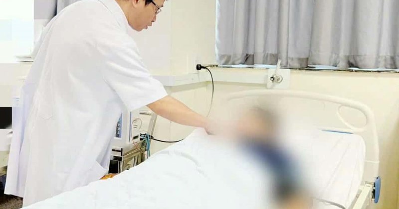 Bệnh nhân 34 tuổi nhập viện vì đau tim, hút 3 gói thuốc/ngày