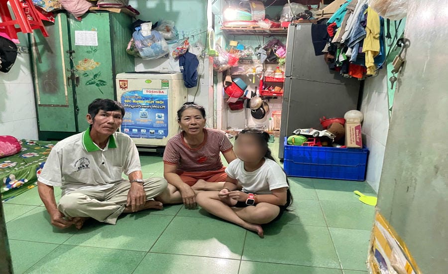 Mr. Nguyen Van Trang's family faces many difficulties due to being owed salaries by Hoang Sinh Company. Photo: Dinh Trong