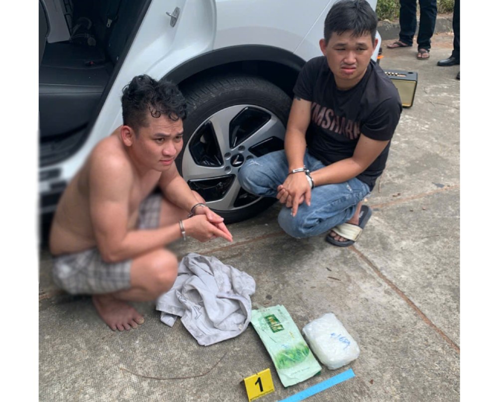 2 đối tượng đã thừa nhận số tang vật là ma túy. Ảnh: Công an cung cấp