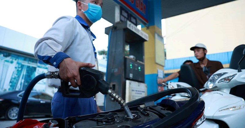 Giá xăng dầu giảm sâu hơn 3%