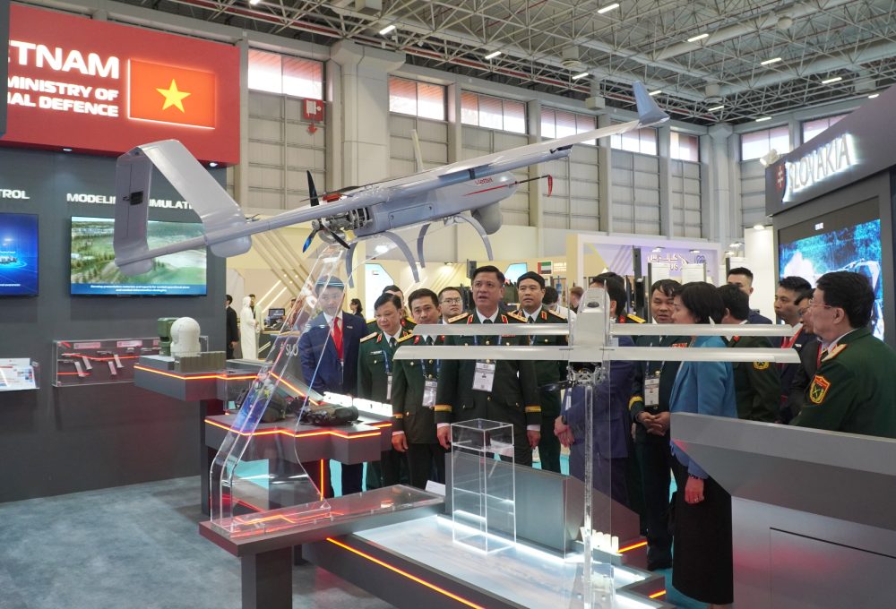 UAVs and Vietnamese defense industrial products are introduced at SAHA 2026. Photo: Kieu Trinh