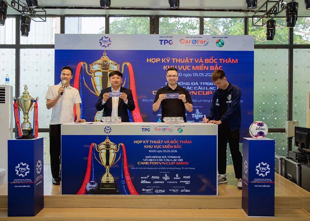Ban tổ chức tiến hành bốc thăm. Ảnh: Võ Đan