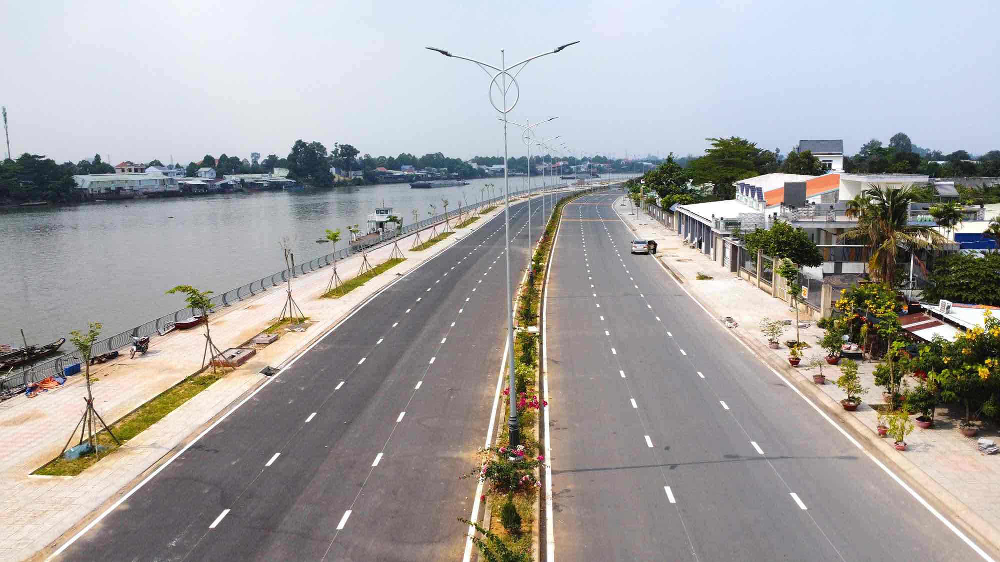 Dự án đường ven sông Đồng Nai giúp nâng cao diện mạo đô thị khu vực này. Ảnh: HAC