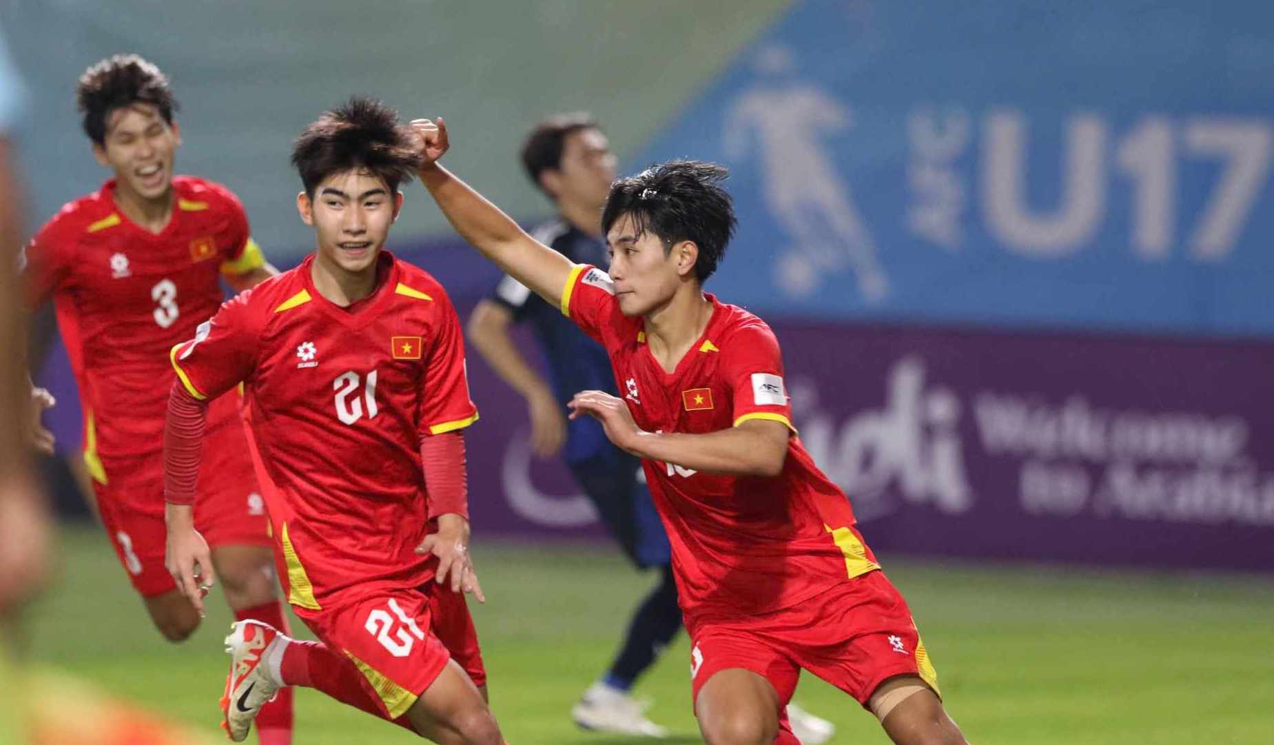 Vietnam Sub-17 se enfrenta a Yemen Sub-17 en el partido inaugural del Campeonato Asiático Sub-17 de 2026. Foto: VFF