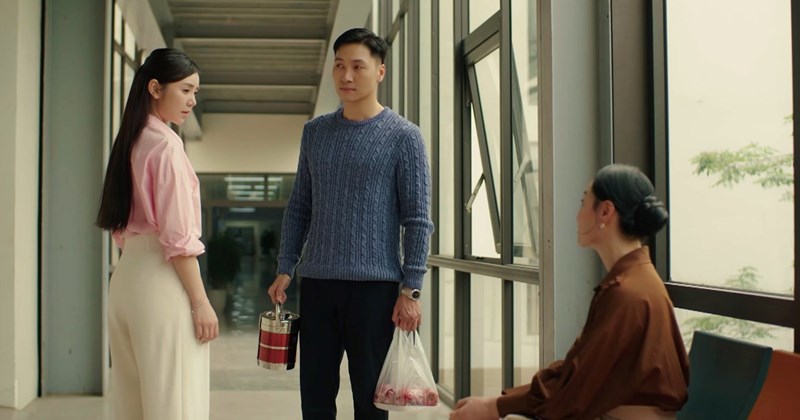 Bước vào đời" tập 33: Mẹ Quan bất ngờ thấy Lam và Thương thân thiết
