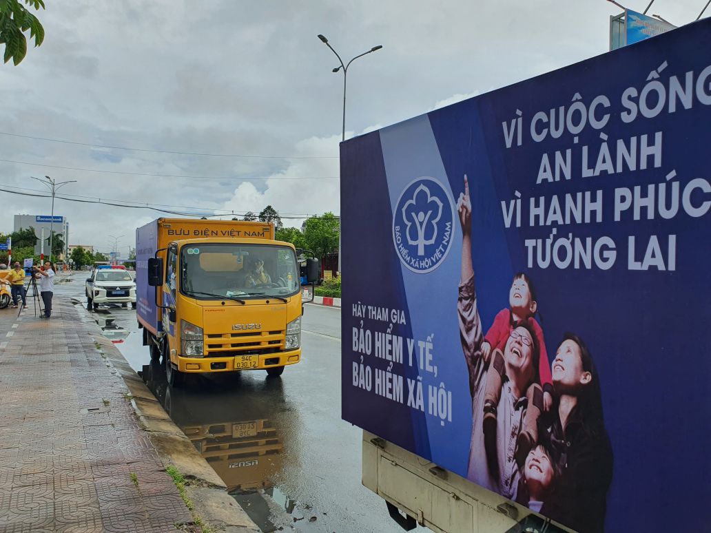 Ca Mau province regularly propagates and mobilizes people to participate in social insurance. Photo: Nhat Ho.